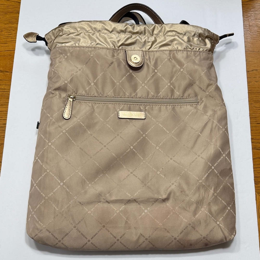 MICHAEL KORS WINNIE 3 WAY LARGE CONVERTIBLE DRAWSTRING BACKPACK - Picture 7 of 12